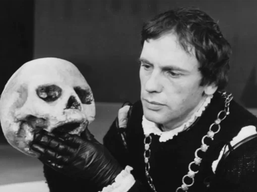 Hamlet y la convivencia con la muerte Hamlet y la convivencia con la muerte